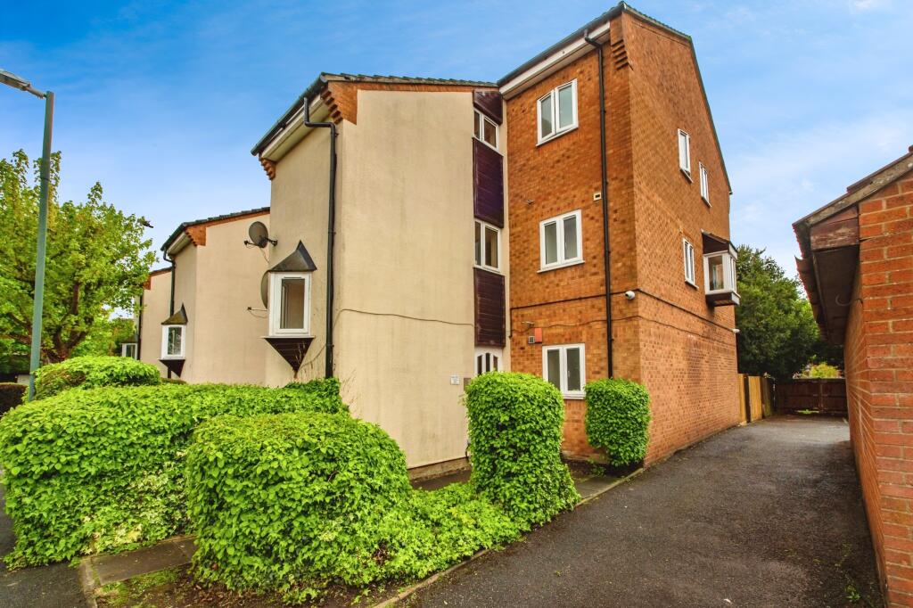 Fleming Way, London, SE28 photo 2