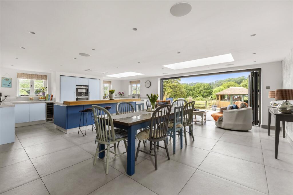 House in Guildford - View 4