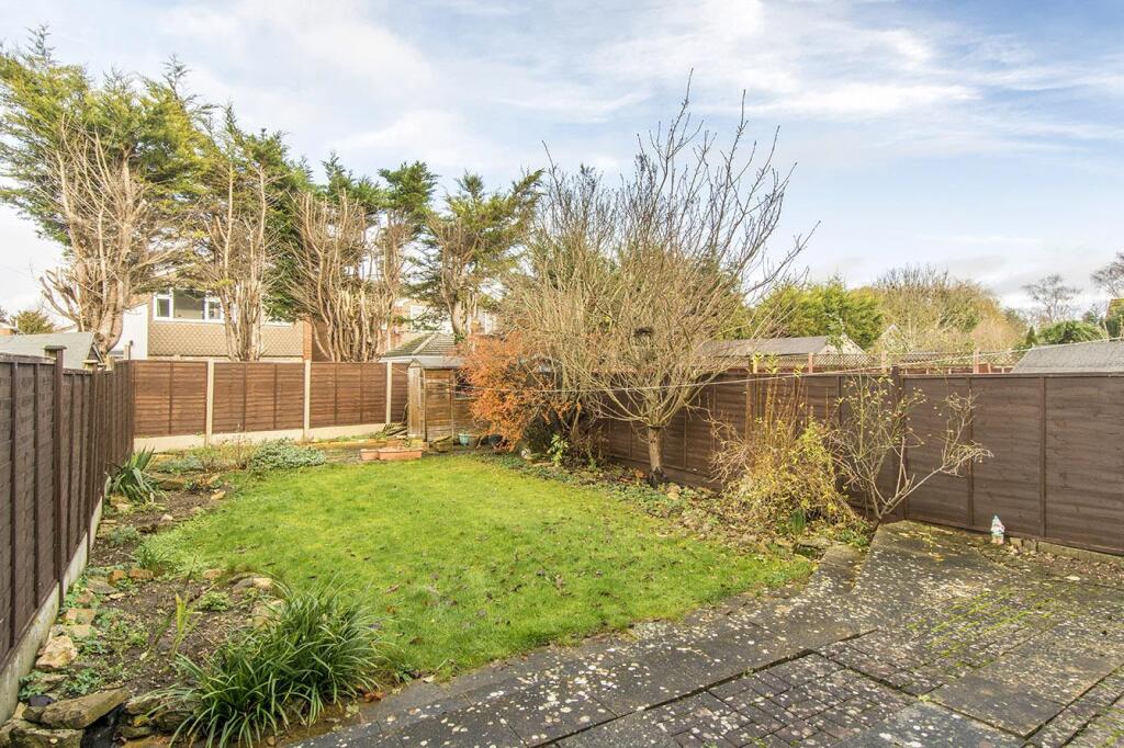 Willow Crescent, Market Harborough photo 2