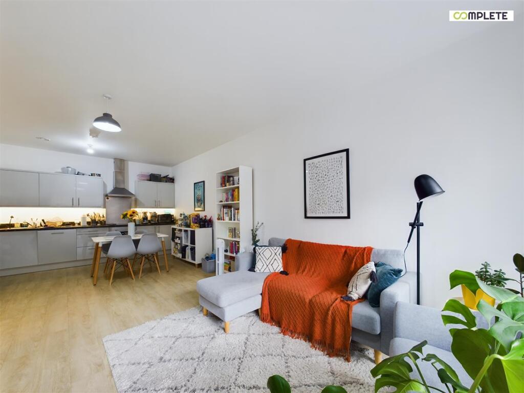Apartment in Manchester - More