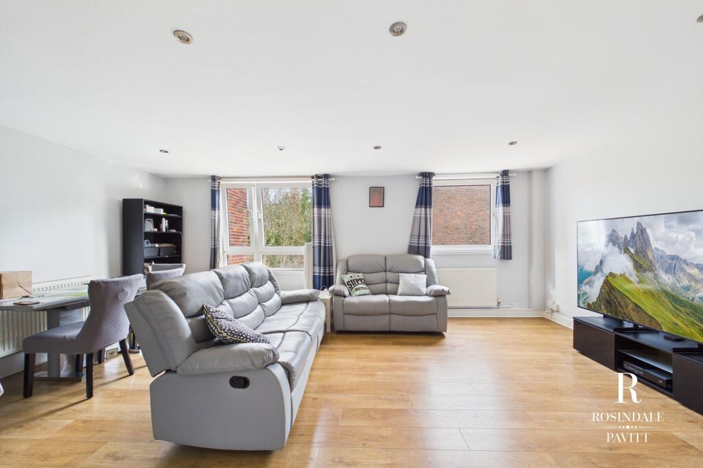 Apartment in Sutton - View 2