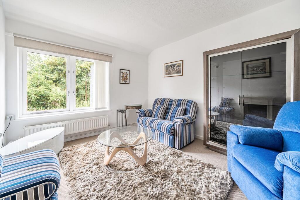 Apartment in Milton Keynes, Willen, Campbell Park - View 4