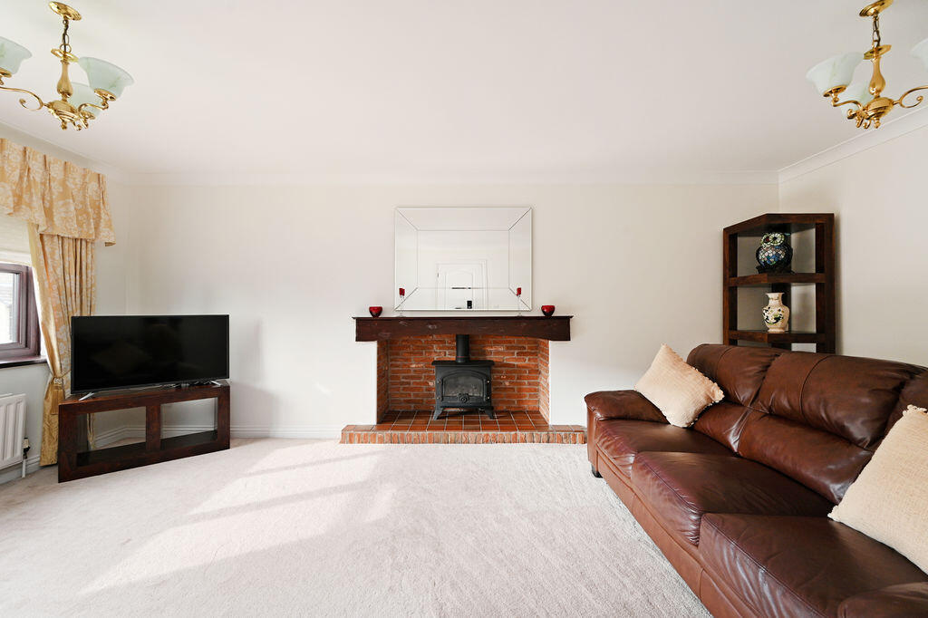 House in Sheffield, Ecclesfield - More