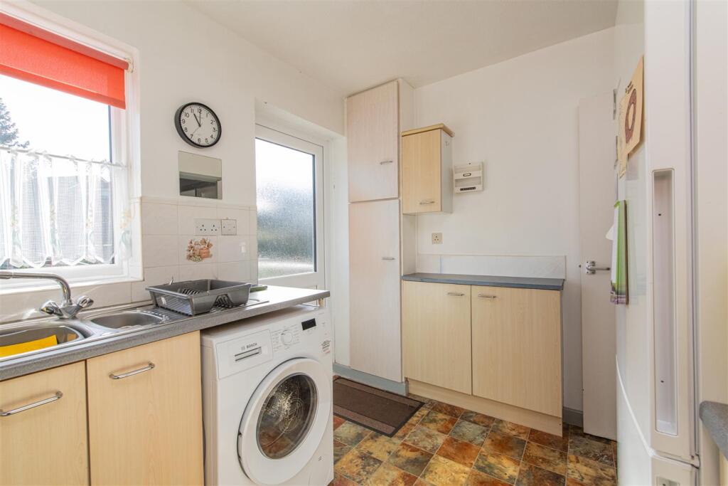 Cedar Way, Higham Ferrers photo 4