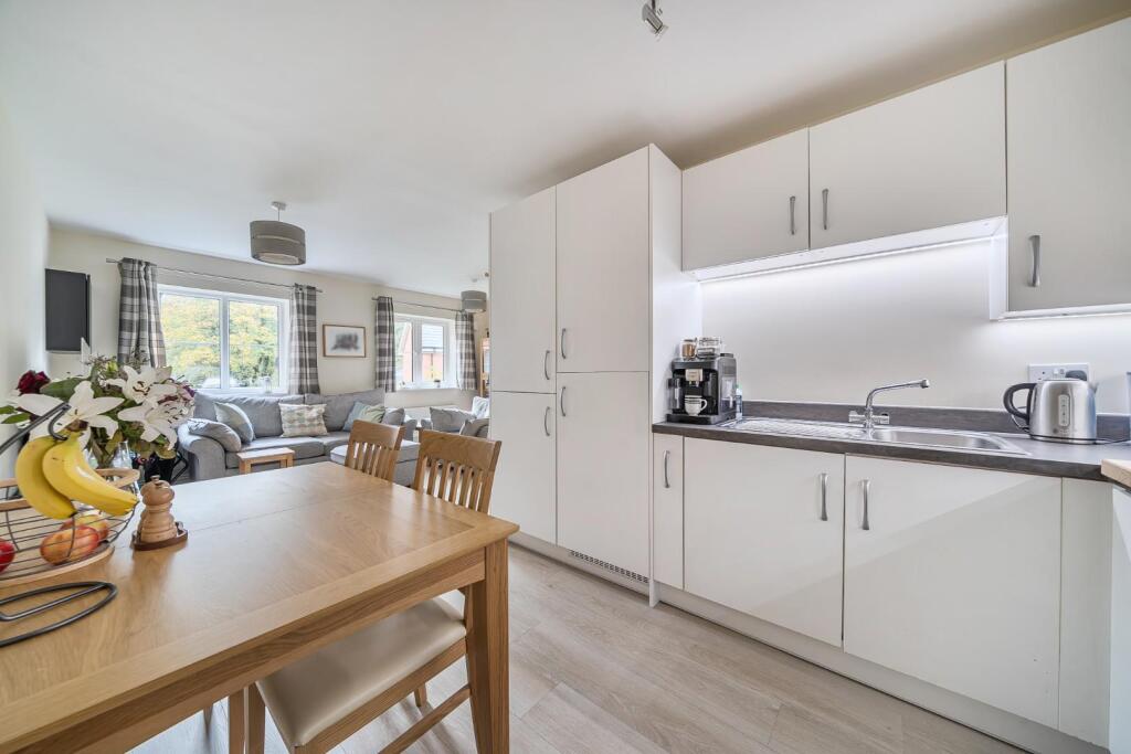 Oak Leaf Way, Horndean, Waterlooville photo 4
