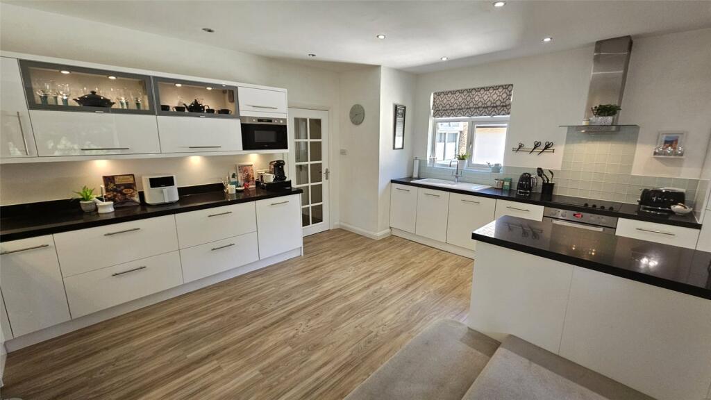 Grosvenor Road, Wallington, SM6 - View 3