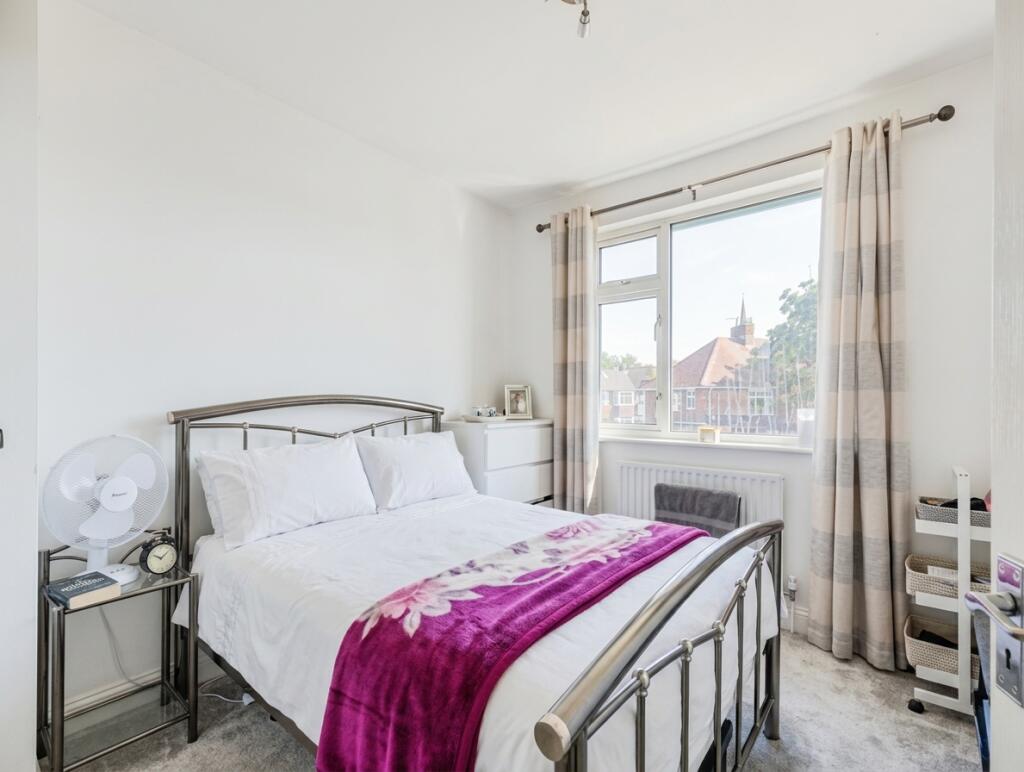 House in Coventry, Cheylesmore shopping parade, Cheylesmore - View 5