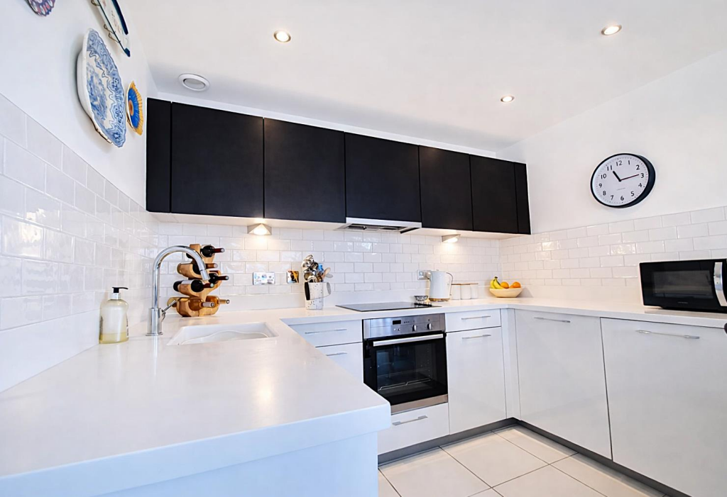 Apartment in Dacorum, Hertfordshire - More
