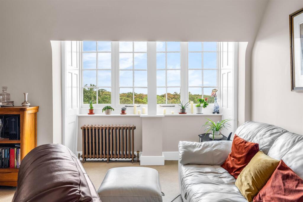 Apartment in East Hertfordshire, Hertford - More