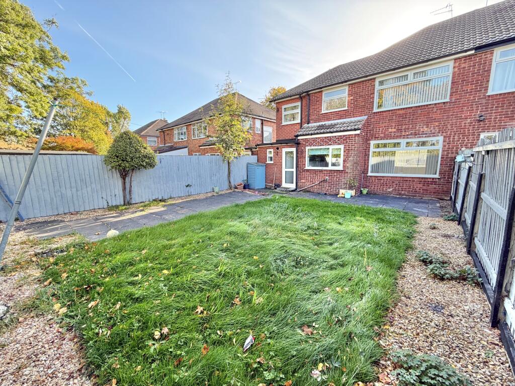 Sycamore Drive, Whitby photo 2