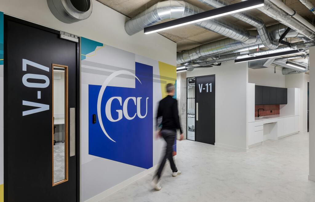 GlasgowCaledonianUniversity-22-MidRes.jpg