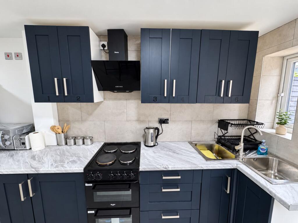 House in Hemel Hempstead - More