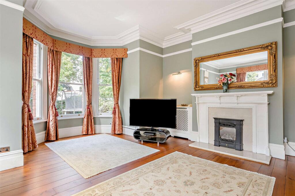 Montpellier Parade, Cheltenham, Gloucestershire, GL50 photo 4