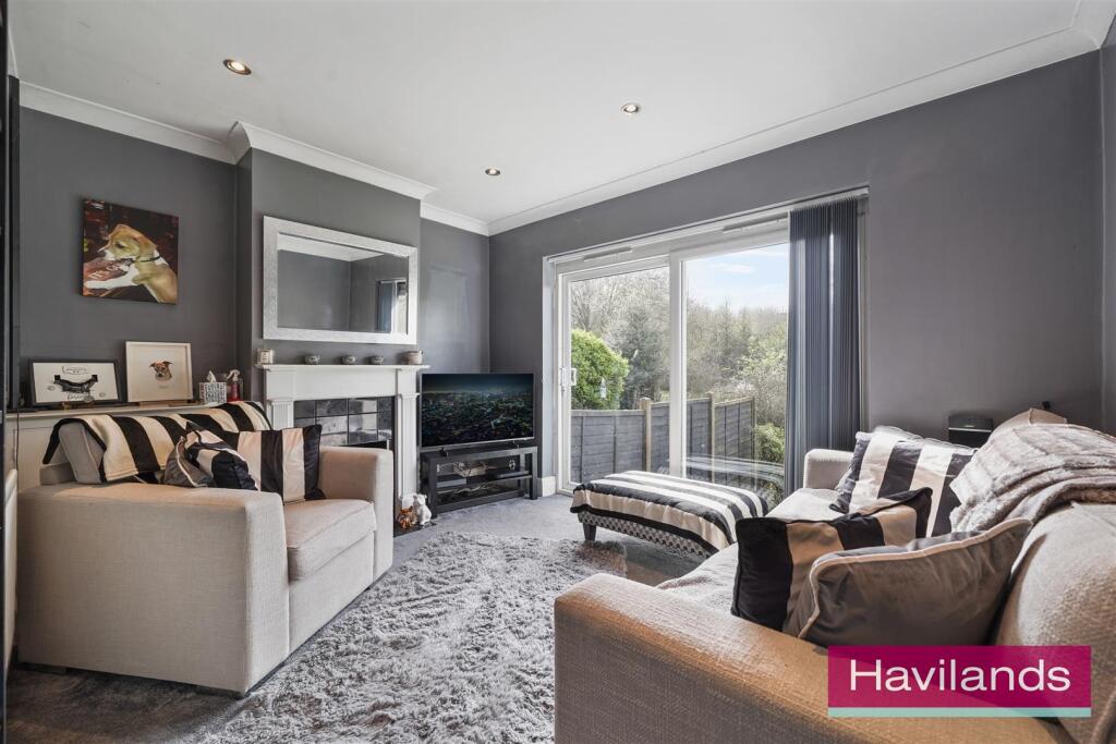 Apartment in London, Winchmore Hill, Edmonton - View 2