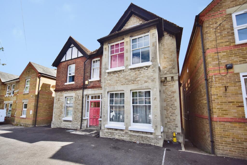 Main image of property: London Road, Maidstone, Kent, ME16
