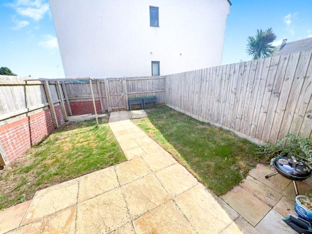 House in Torquay, Torbay - More