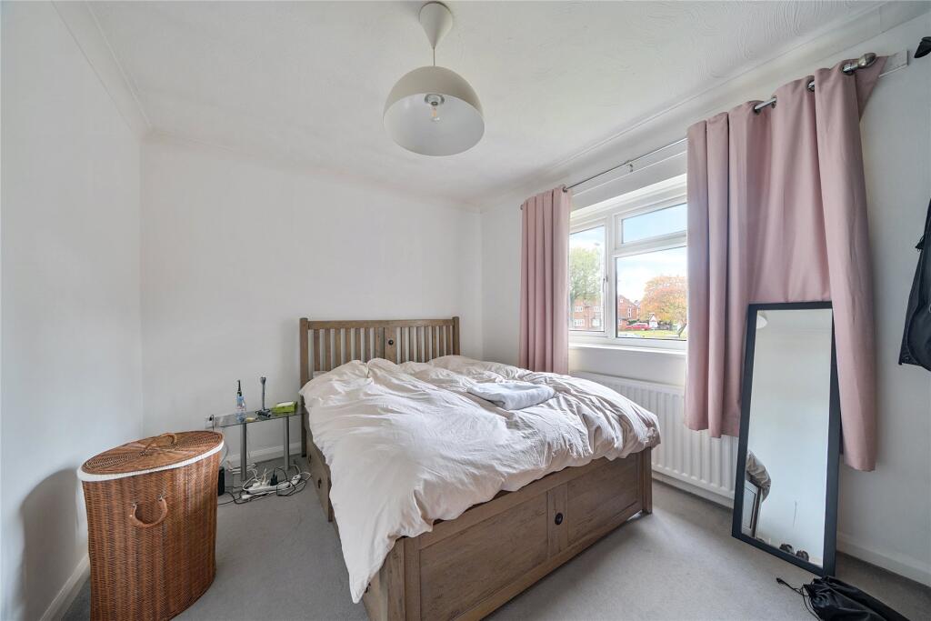 Apartment in London - More