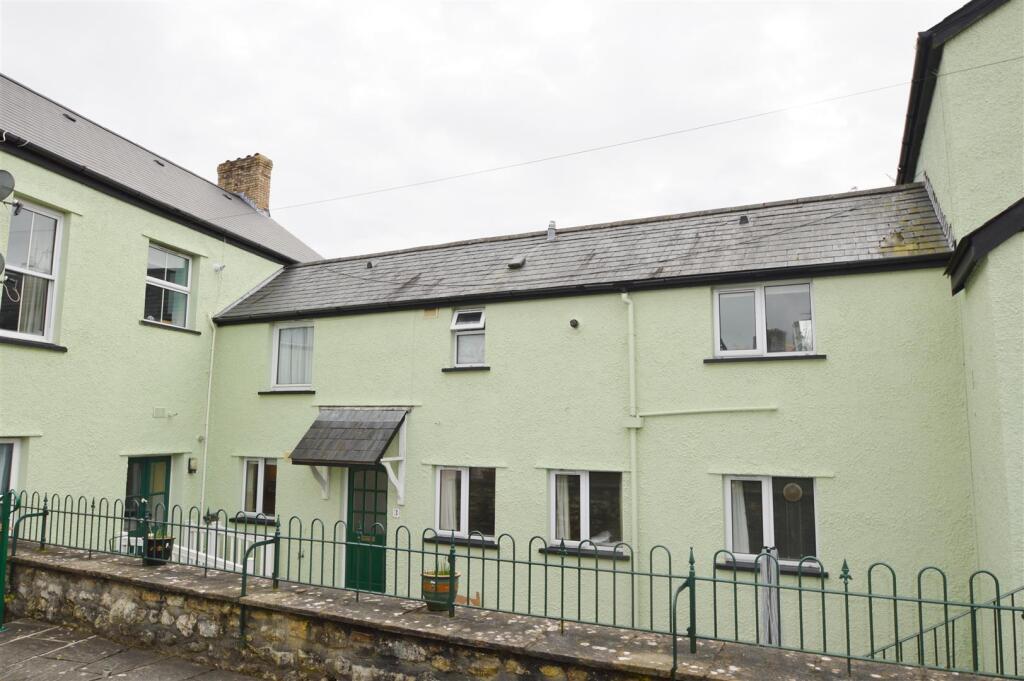 Main image of property: 3 Eastgate Mews, Cowbridge CF71 7DY