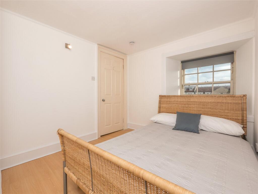 Apartment in Edinburgh - More