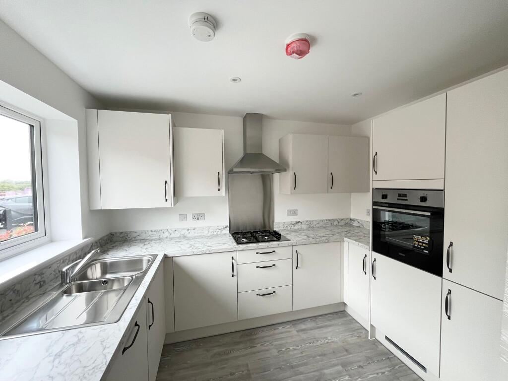 House in Milton Keynes, Whitehouse - View 2