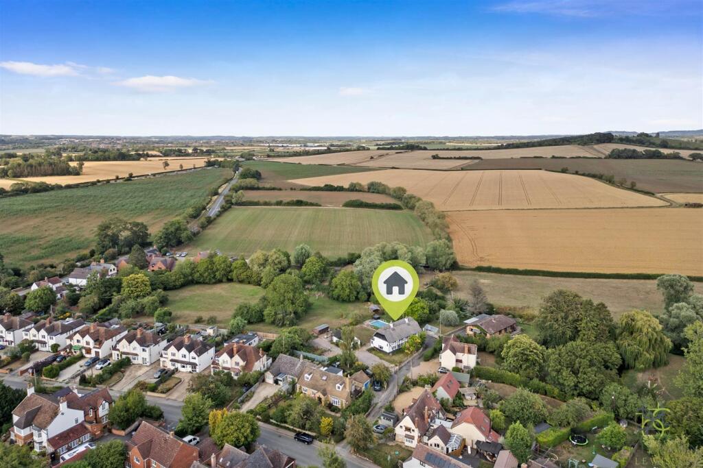 House in Worcester - View 2