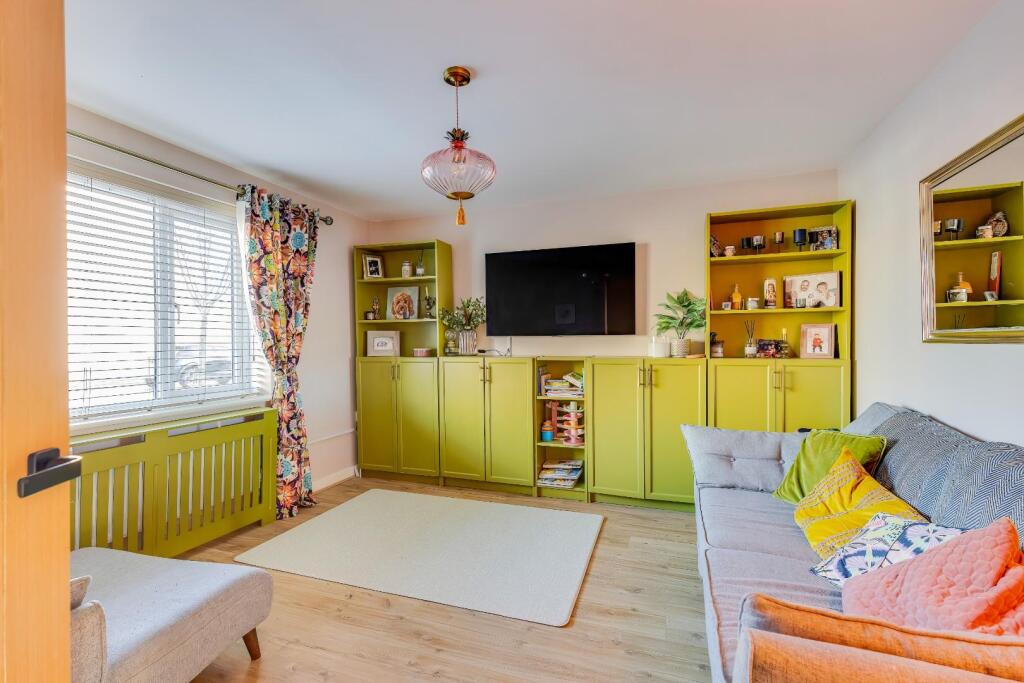 12 Plasnewydd Walk, Llantwit Major, Vale of Glamorgan, CF61 2YW photo 3