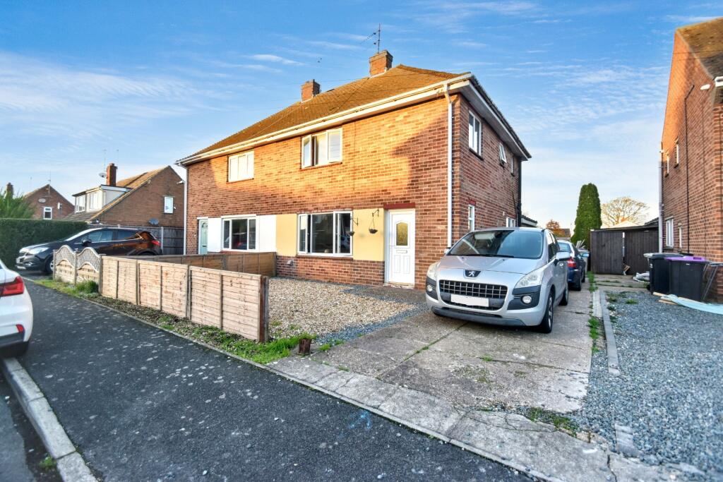 Albany Close, Skegness, PE25 photo 2