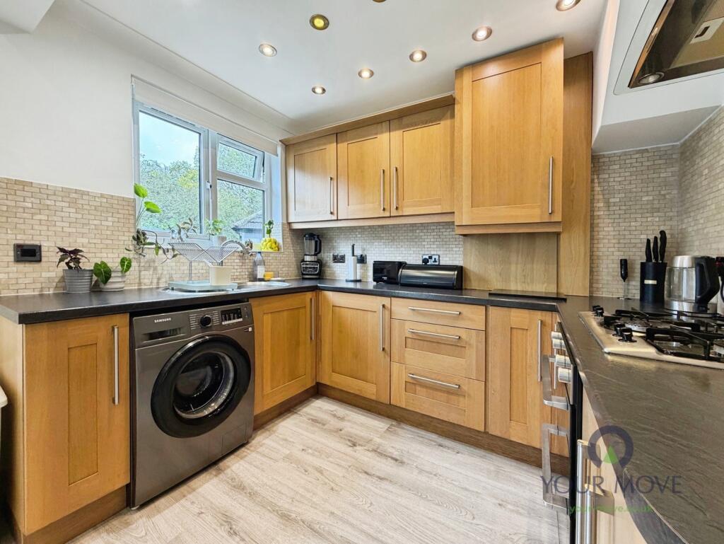 House in Bromley - More