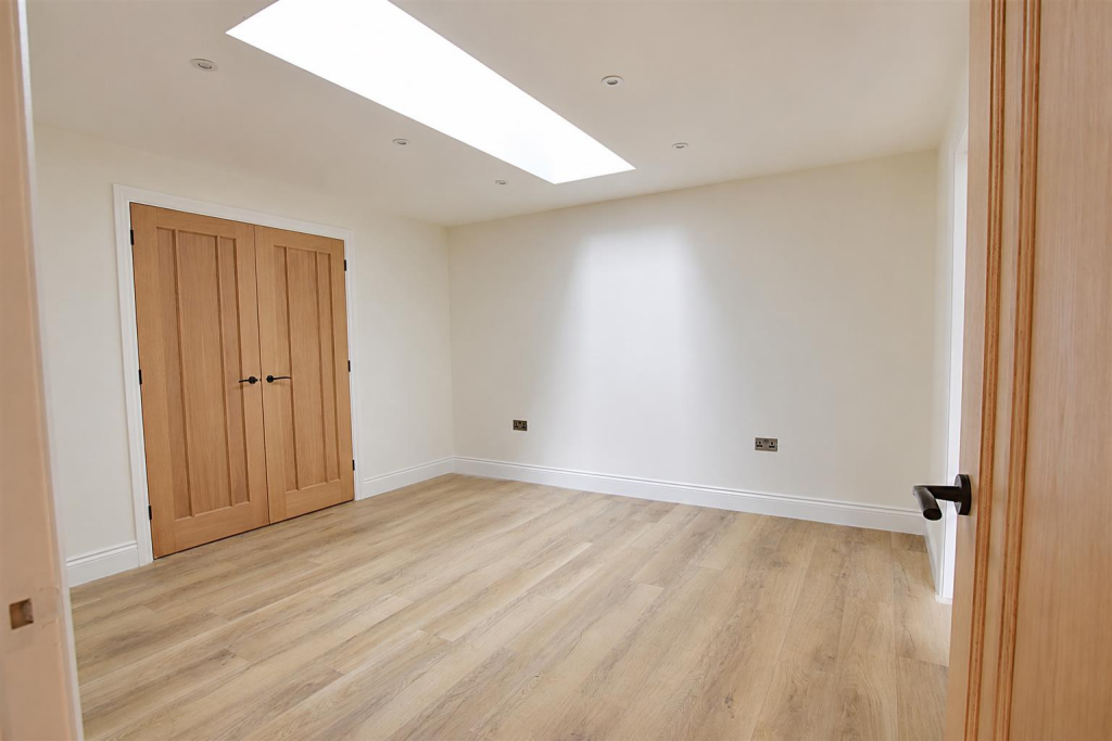 House in Tonbridge - More