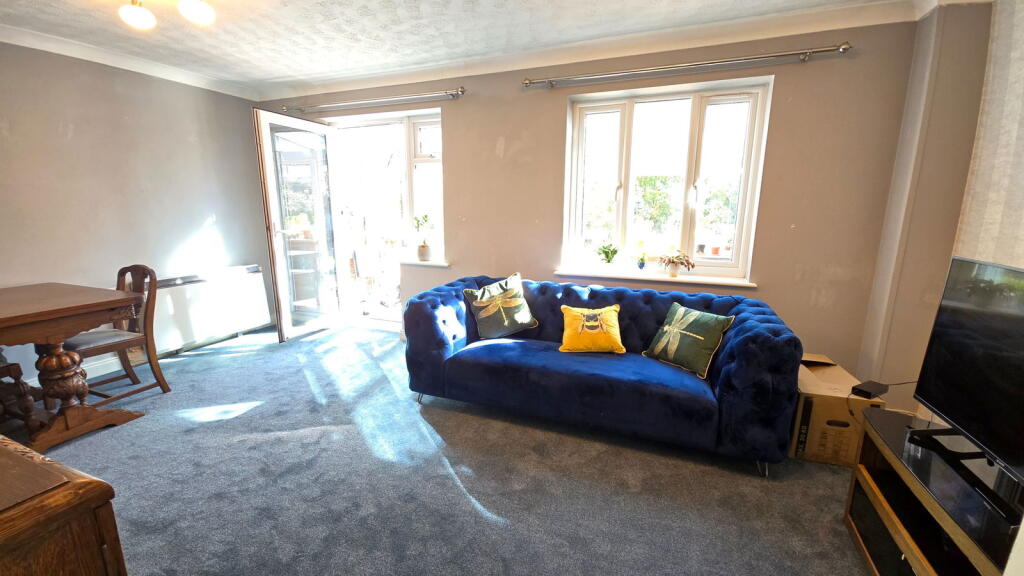 Watermill Court, Bath Road, Woolhampton, Reading, RG7 5RD photo 2