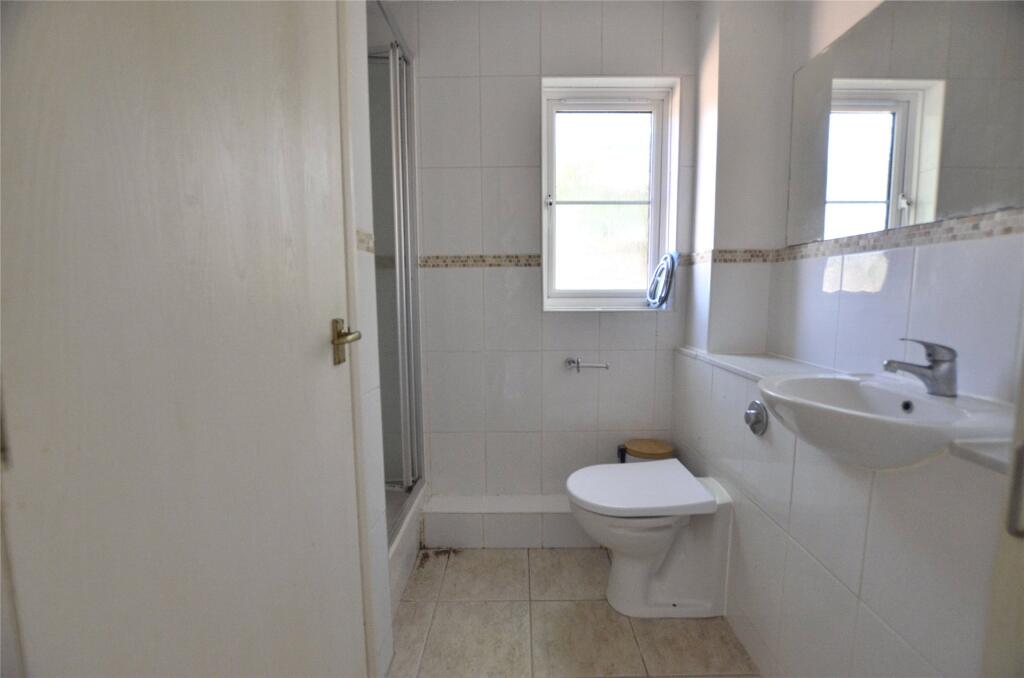 Apartment in Sutton - More