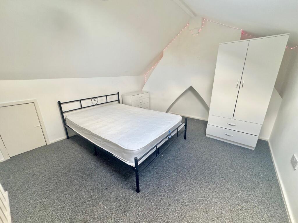 Main image of property: Room Let, Ennismore Road, L13