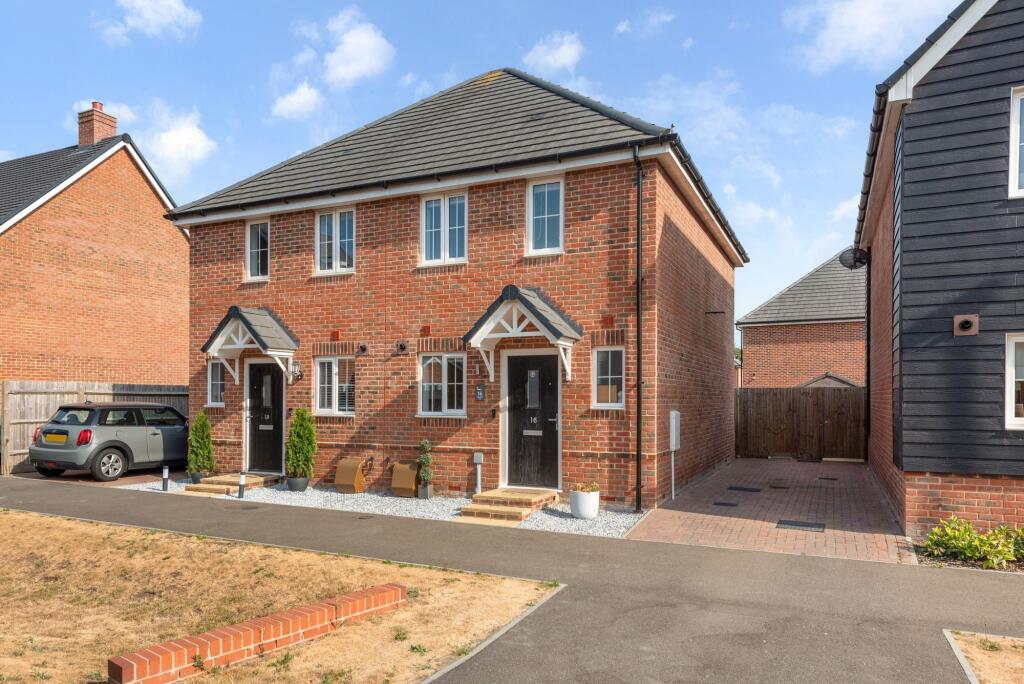 Main image of property: Kittiwake Road, Chichester, PO20