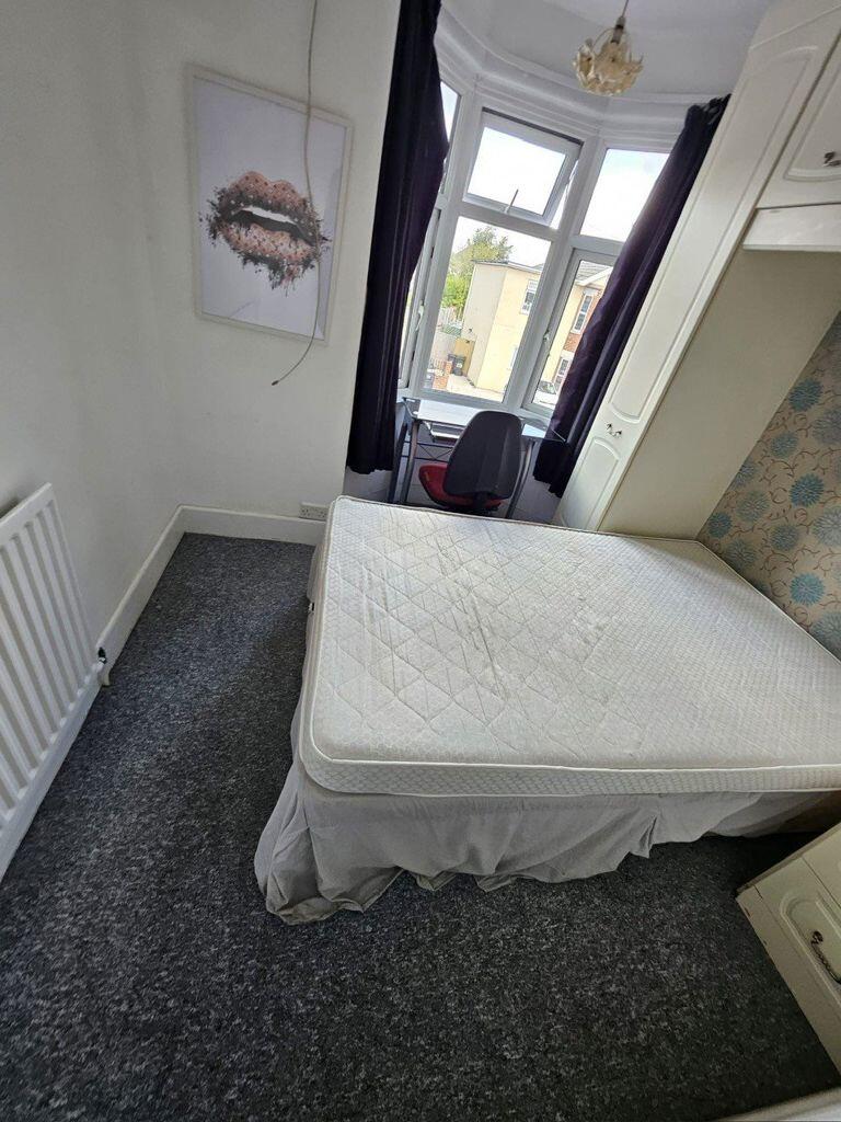 Additional image 9 of Student Five Double Bedrooms, Redhill (P05494)