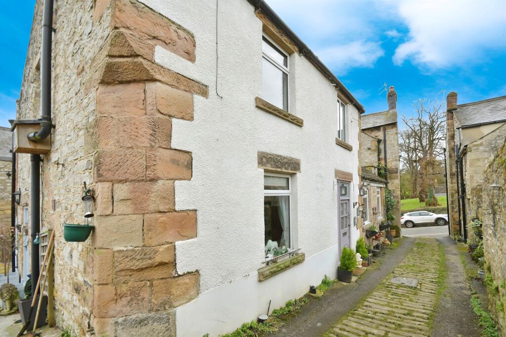 3-bed house on North Church Street, Bakewell, £390,000