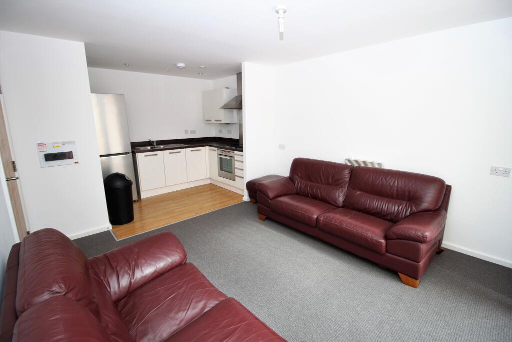 Apartment in Sheffield, South Yorkshire - View 2