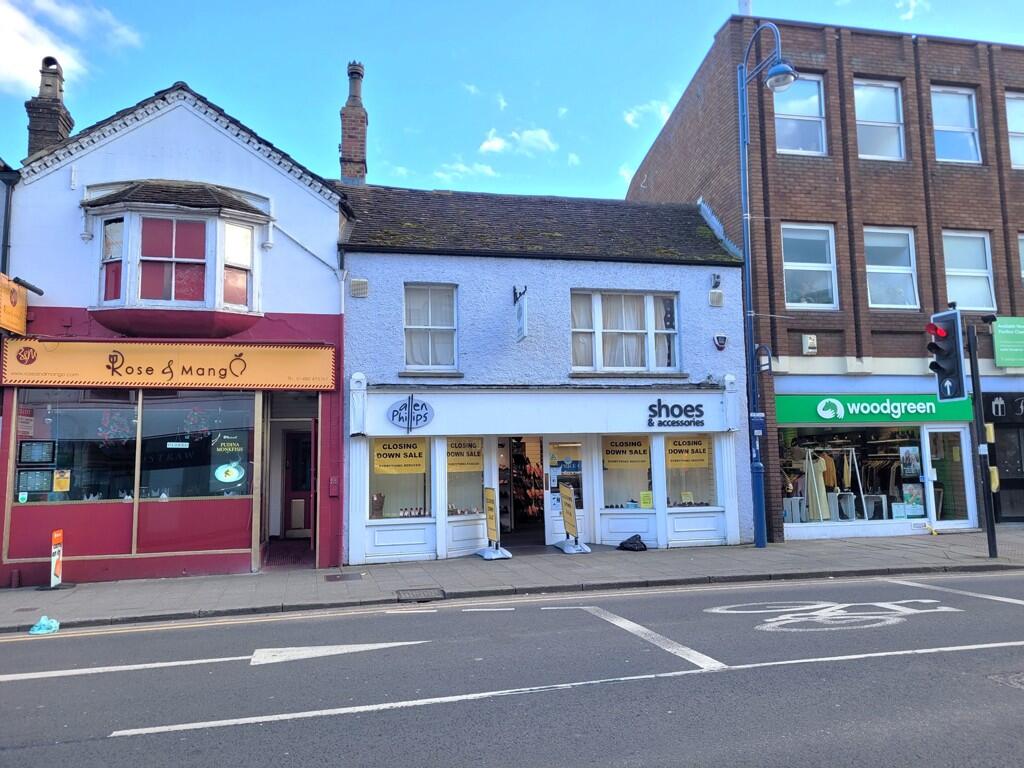 Main image of property: 8-10 High Street, St. Neots, Cambridgeshire, PE19 1JA