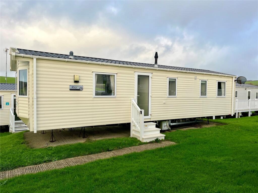 3-bed caravan on Newquay Bay Resort, Trevelgue, Porth, Newquay, TR8, £19,000