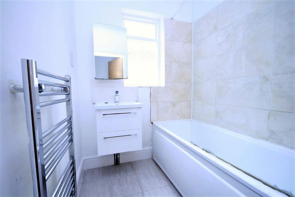 Apartment in London - More