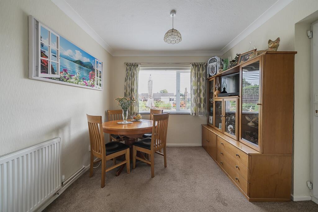 Meadway, Colney Heath, St. Albans photo 4