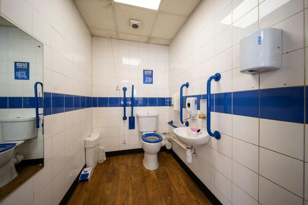 Kwik Fit Waterlooville Internal 19.jpg