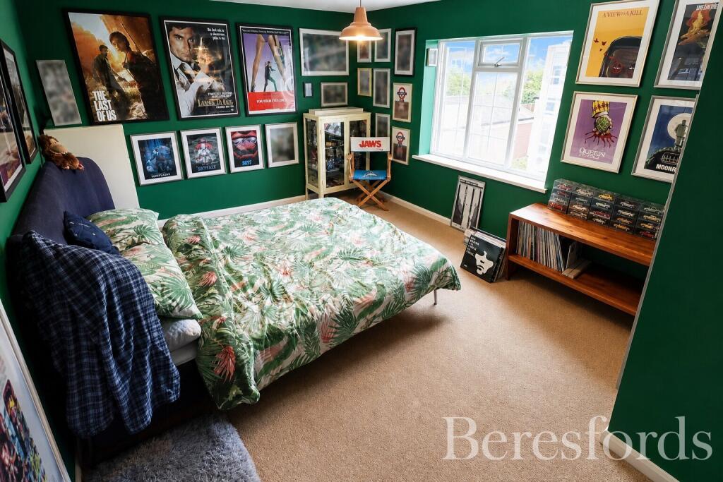 Apartment in Romford - More