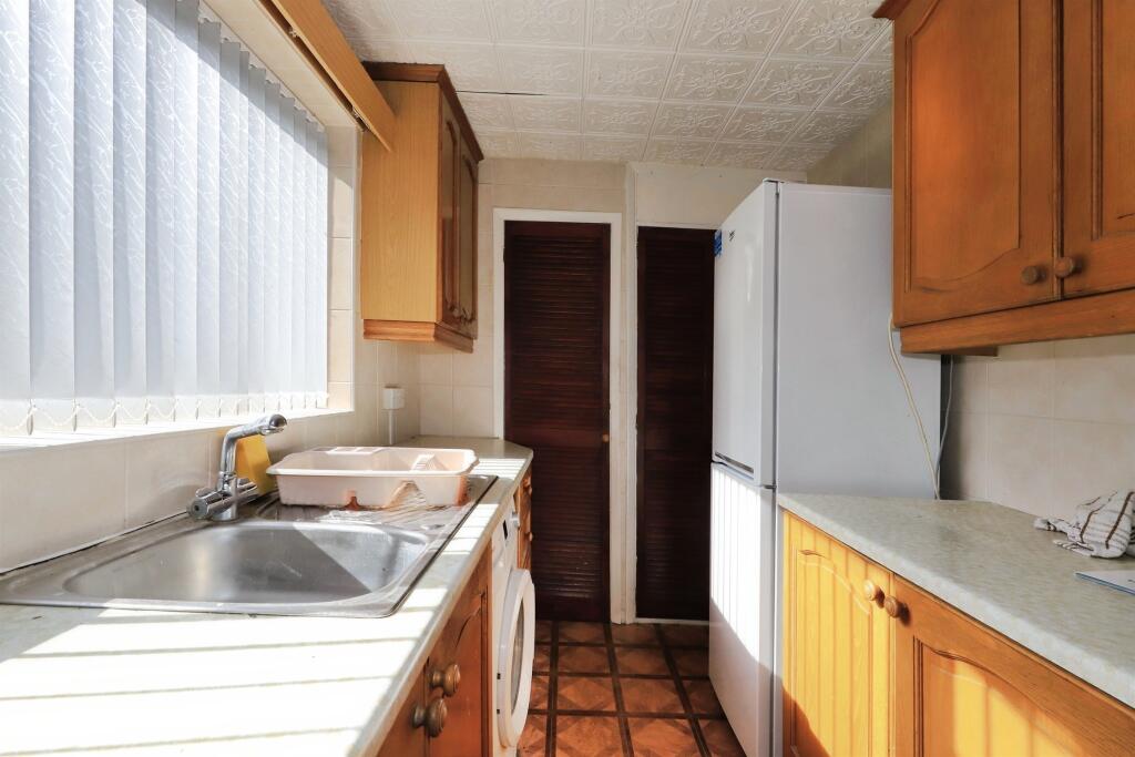 Apartment in Wolverhampton, West Midlands - View 4