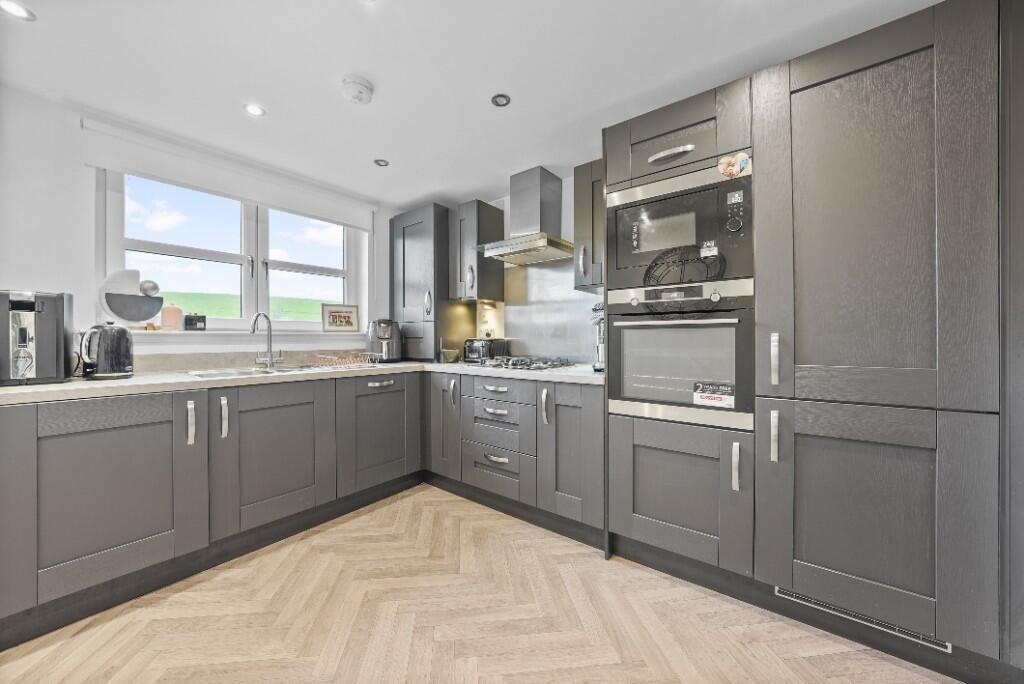 Cedarwood Gardens, Bishopton, Renfrewshire, PA7 - View 3