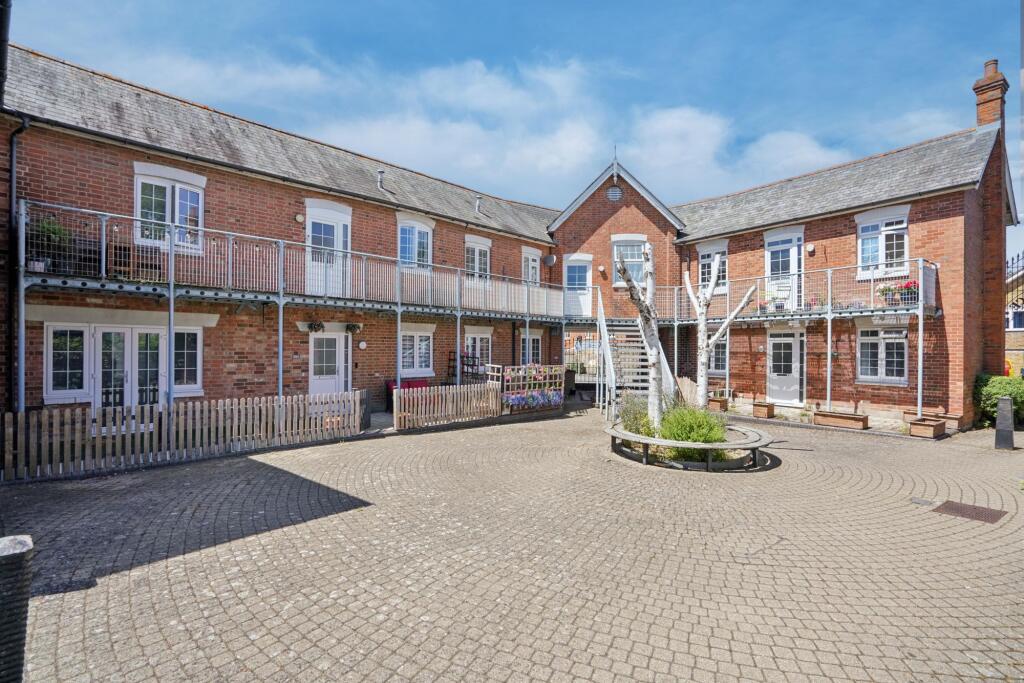 Main image of property: Alfredston Place, Wantage, OX12