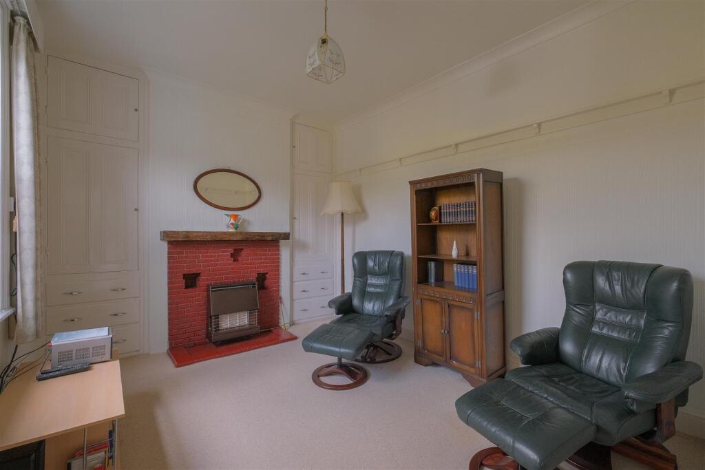 House in Halifax - View 4