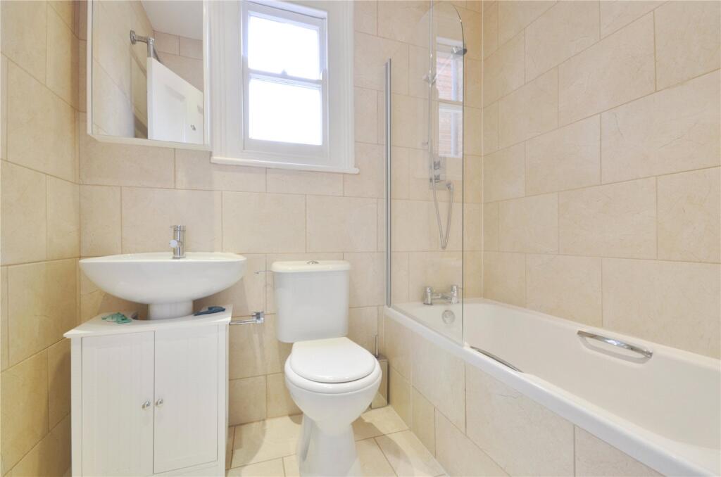 Apartment in London - View 3