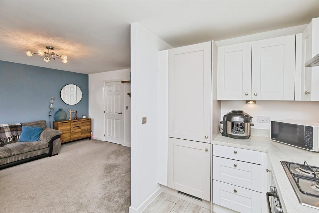 Osprey Drive, Branston, BURTON-ON-TRENT photo 2