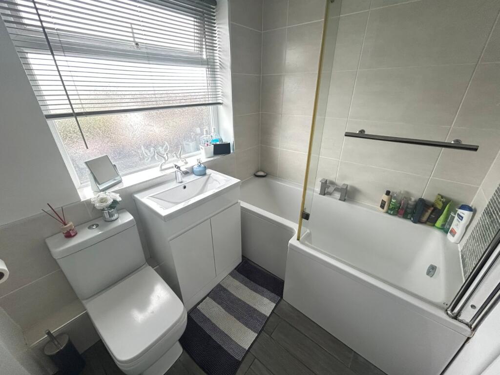Milner Close, Bulkington, Bedworth, Warwickshire, CV12 - More