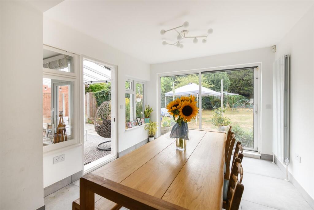 Main image of property: Greenway, London, N14